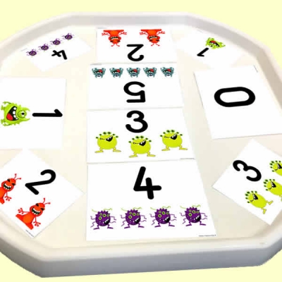 Space - Aliens Themed Number Tuff Tray Cards